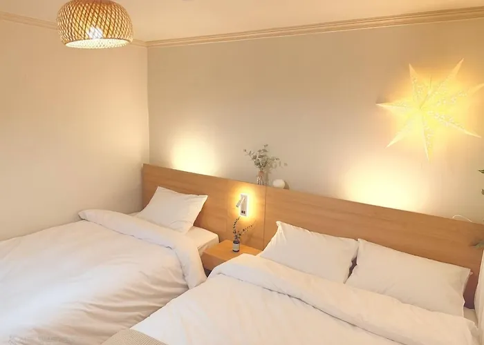 H # Prime Location # 1 Stop To Seongsu # Lines 2,5 #hongdae# Myeongdong# Kspo #ddp * ソウル特別市