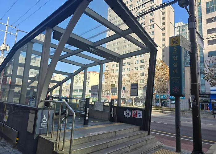H # Prime Location # 1 Stop To Seongsu # Lines 2,5 #hongdae# Myeongdong# Kspo #ddp * ソウル特別市