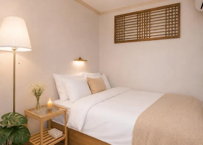 H # Prime Location # 1 Stop To Seongsu # Lines 2,5 #hongdae# Myeongdong# Kspo #ddp