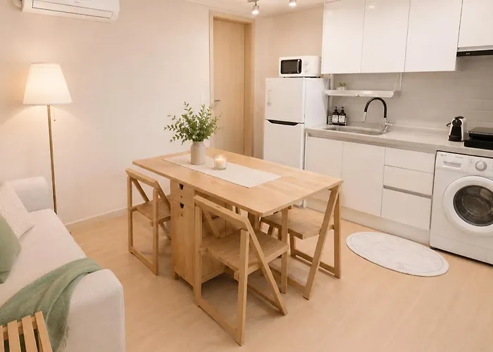 H # Prime Location # 1 Stop To Seongsu # Lines 2,5 #hongdae# Myeongdong# Kspo #ddp アパート